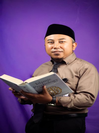 Alim Mustofa, S. Pd., M. Pd.